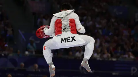 París 2024: Luis Mario Nájera gana medalla de plata para México en parataekwondo