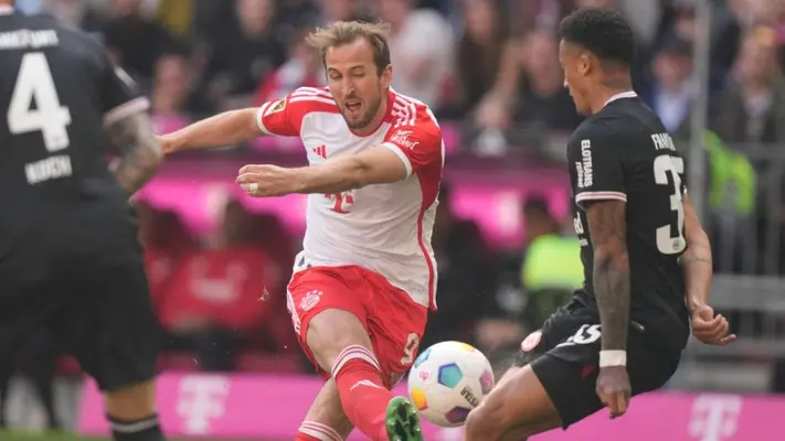 Harry Kane marca doblete ante el Frankfurt y lidera el triunfo del Bayern Munich
