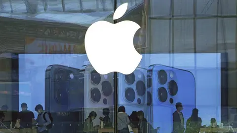 Apple estaría cerrando tratos con OpenIA para introducir ChatGPT en iPhones
