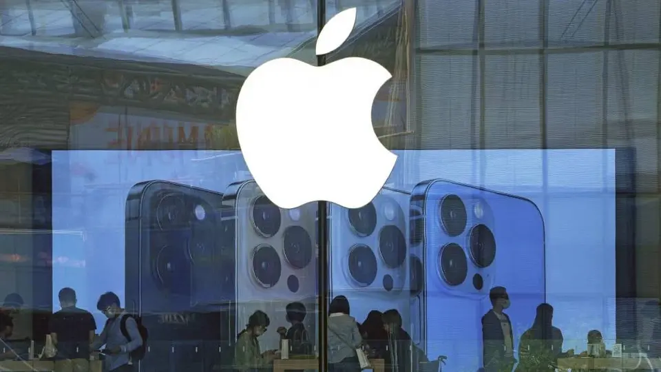 Apple estaría cerrando tratos con OpenIA para introducir ChatGPT en iPhones