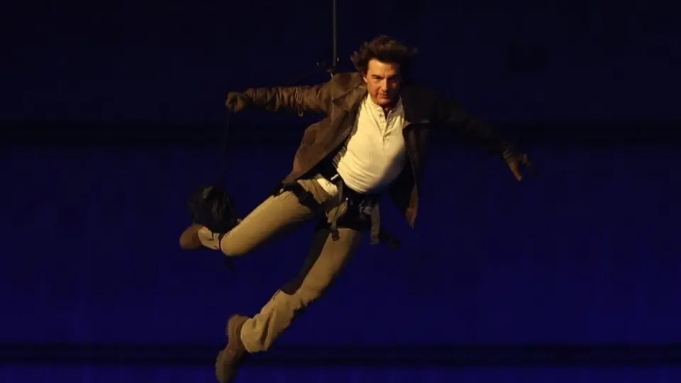 Le suplican a Tom Cruise que no hiciera acrobacias en la ceremonia de clausura de los Juegos Olímpicos
