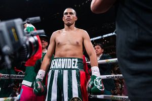 Benavidez reta de nuevo a ‘Canelo’ Álvarez: “Él debería estar agradecido conmigo”