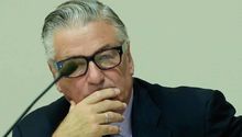 Alec Baldwin podría demandar al fiscal y al comisario por el juicio
