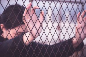 Mujer es condenada a 40 años de prisión por cobrarle 500 pesos de tanda a su amiga