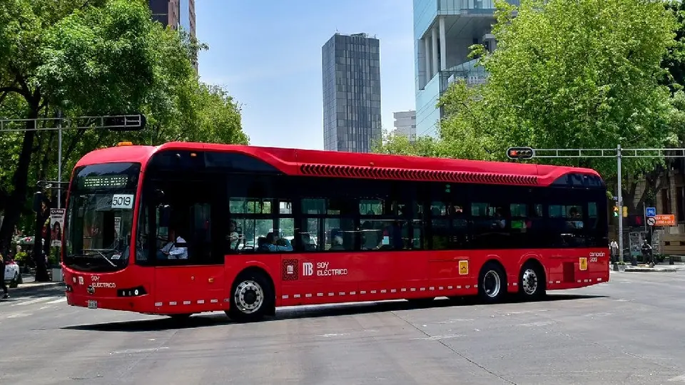 Metrobús cerrará estaciones este sábado por Marcha del Orgullo LGBTTTIQ+ ¡Abusades, hermanes!