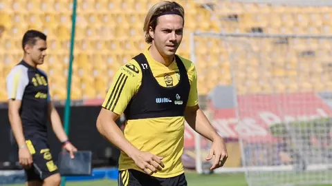 Regañan a Sebastián Córdova en práctica de Tigres: “Llegas tarde a todos lados”