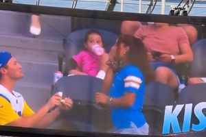 ¡Ya no creo en el amor! Fan de los Rams pide matrimonio y termina rechazado