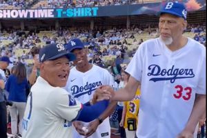 Dave Roberts, manager de los Dodgers, se convirtió en un fan al conocer a los Lakers Showtime