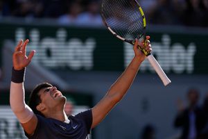Carlos Alcaraz derrota en cinco sets a Jannik Sinner y avanza a la Final de Roland Garros