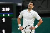 Djokovic finge patear un penal en Wimbledon al saber que el pase de Inglaterra a Semis