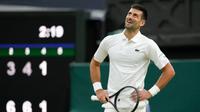Djokovic finge patear un penal en Wimbledon al saber que el pase de Inglaterra a Semis