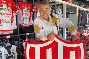 Jorge Ortiz de Pinedo desmiente su muerte: “No me manden flores”