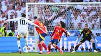 Desde Alemania comparan la mano de Cucurella con la de Maradona