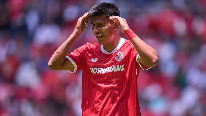 Toluca vence al Atlético de San Luis a pesar de quedarse con un hombre menos