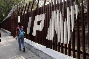 Estudiante del CECyT 15 del IPN pierde la vida tras caer de un tercer piso