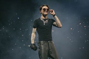 ¡Detallazo! Peso Pluma invita a jugadores de San José Earthquakes a su concierto