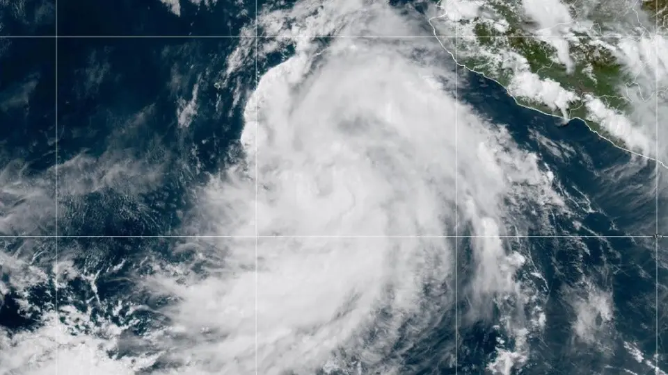 Carlotta se convierte en huracán categoría 1: ¿Qué estados podrían ser afectados?