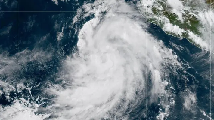 Carlotta se convierte en huracán categoría 1: ¿Qué estados podrían ser afectados?