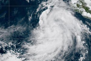 Carlotta se convierte en huracán categoría 1: ¿Qué estados podrían ser afectados?