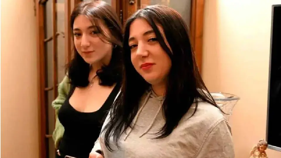 Por medio de TikTok, mujeres se enteran de que son gemelas y fueron secuestradas al nacer