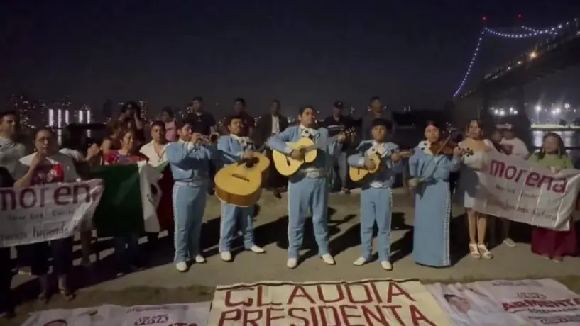 VIDEO: Celebran con serenata desde Nueva York cumpleaños de Claudia Sheinbaum por su cumpleaños 62