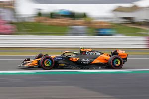 Lando Norris domina la FP1 del GP de Gran Bretaña; Checo Pérez no tuvo participación