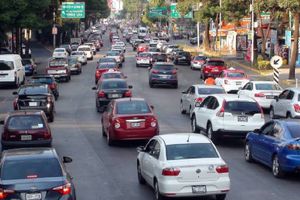 HOY NO CIRCULA SABATINO:¿QUÉ AUTOS NO CIRCULAN EN CDMX Y EDOMEX?