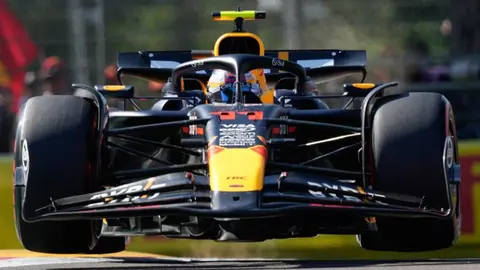 ¿Lo repetirá? Checo Pérez ya sabe lo que es remontar desde la P11 en el GP de Emilia-Romagna