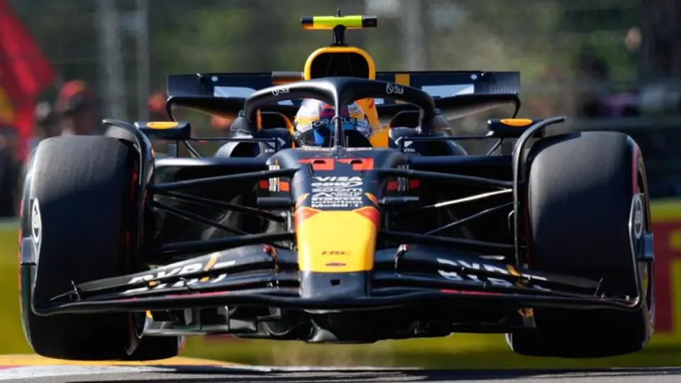 ¿Lo repetirá? Checo Pérez ya sabe lo que es remontar desde la P11 en el GP de Emilia-Romagna