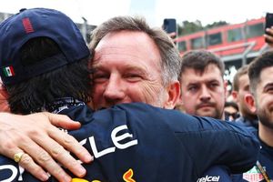 Christian Horner confiesa que el auto de Checo Pérez tiene deficiencias