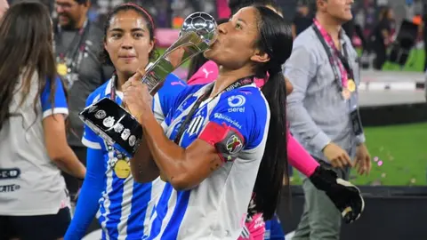 Tras tercer título con Rayadas de Monterrey, Rebeca Bernal sueña con llegar a Europa