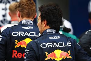 Helmut Marko sobre el rendimiento de Checo Pérez: "No es malo, solo es más lento"