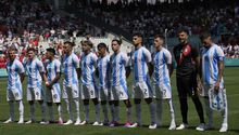 Himno de Argentina se lleva silbatina de franceses en el inicio de los Juegos Olímpicos