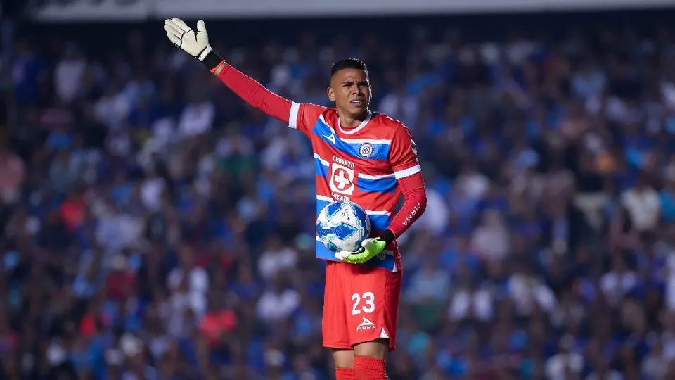 Kevin Mier dijo estar sorprendido por la salida de Uriel Antuna a Tigres