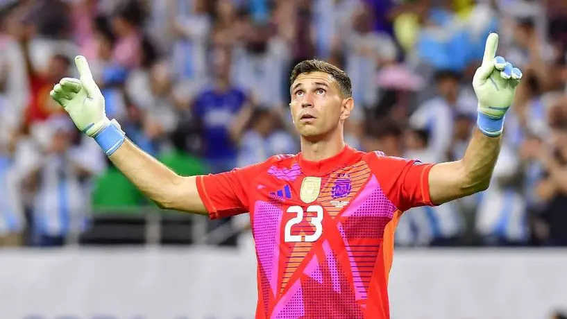 'Dibu' Martínez tras ser el héroe de Argentina en los Cuartos de Final: 'No estaba listo para irme a casa'