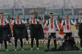 Deportivo Palestino salta a la cancha con ‘niños invisibles’ en protesta por muerte de menores