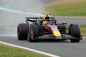 Checo Pérez queda fuera de la qualy en Hungría tras chocar en Q1