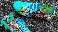 ¡De lujo! Futbolista de Albania luce lindo par de zapatos con diseño de Mario Bros