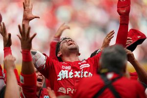 Diablos Rojos celebran con emotiva oración el pase a la Serie del Rey