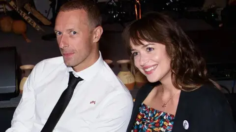 Así respondió Dakota Johnson a los rumores sobre su separación de Chris Martin