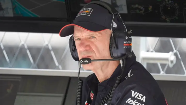 Adrian Newey apunta a llegar a Ferrari con un contrato millonario