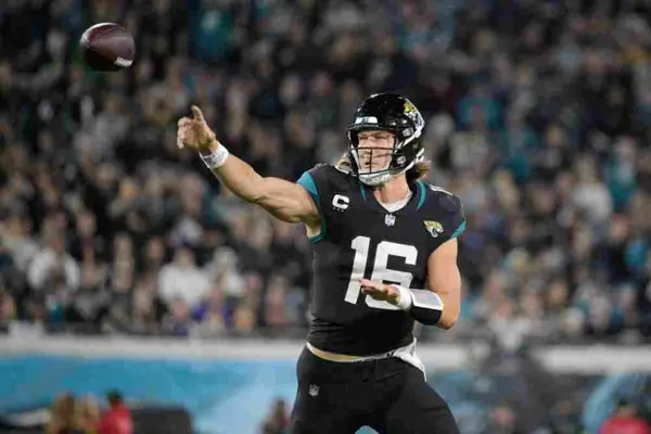 ¡El QB del futuro! Jaguars extienden a Trevor Lawrence por 5 años y 275 millones