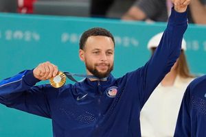 Stephen Curry consigue su primera medalla en Juegos Olímpicos a los 36 años de edad