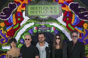 Tim Burton presenta en México la película Beetlejuice