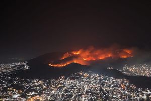 Incendios forestales en Guerrero provocan devastación; suspenden clases en Acapulco y Chilpancingo