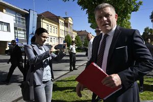 Primer Ministro de Eslovaquia, Robert Fico, sufre ataque a balazos