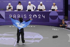 Atleta refugiada pide la liberación de mujeres afganas en plena competencia