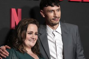 Piden a Netflix evidencias sobre condena por acoso de persona real en la que basan personaje