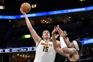 Nikola Jokic, de Nuggets, obtiene el premio a jugador más valioso de la NBA