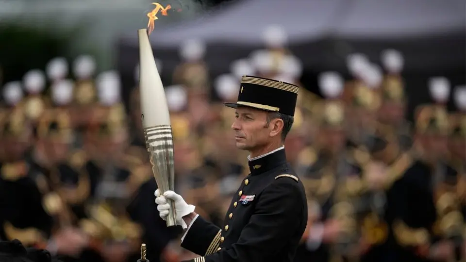 París 2024: La llama Olímpica llega a 'La Ciudad Luz' en la Fiesta Nacional de Francia